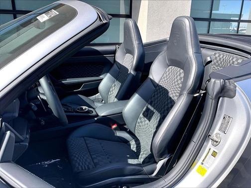 GT Silver Metallic 2026 Porsche 911 Carrera 4S