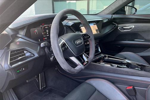 2022 Audi RS e-tron GT Base
