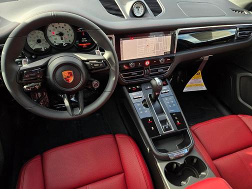 2025 Porsche Macan T
