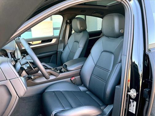 2025 Porsche Cayenne S Coupe