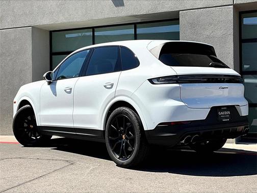 2025 Porsche Cayenne Base