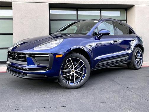 Gentian Blue Metallic 2026 Porsche Macan