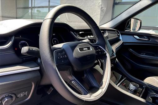 2024 Jeep Grand Cherokee L Laredo