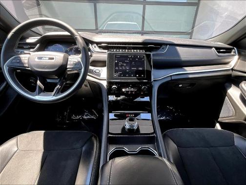 2024 Jeep Grand Cherokee L Laredo