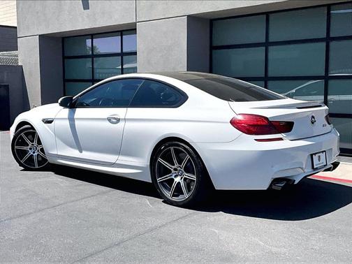 Alpine White 2014 BMW M6 Base