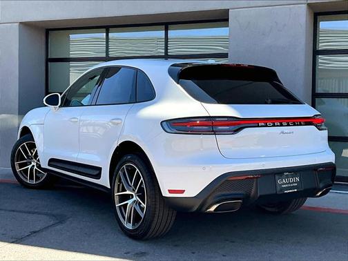 2025 Porsche Macan 