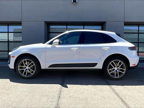 2025 Porsche Macan 