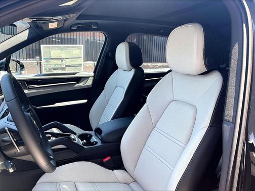 Black Metallic 2026 Porsche Cayenne