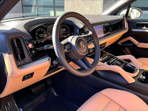Cashmere Beige Metallic 2026 Porsche Cayenne