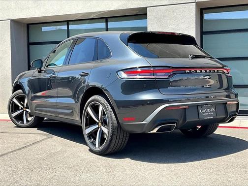 2025 Porsche Macan 