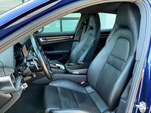 2022 Porsche Panamera Platinum Edition