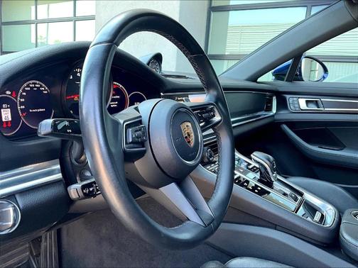 2022 Porsche Panamera Platinum Edition