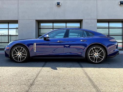 2022 Porsche Panamera Platinum Edition