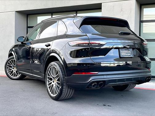 2022 Porsche Cayenne S Platinum Edition
