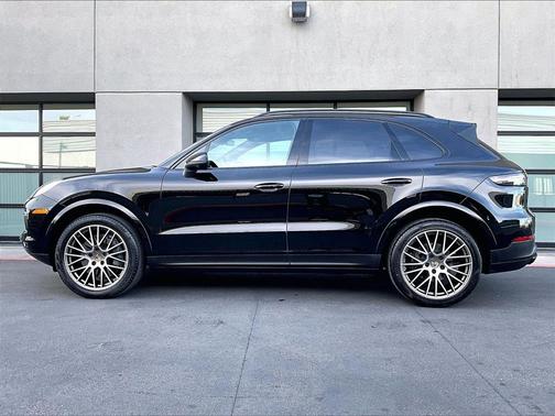 2022 Porsche Cayenne S Platinum Edition