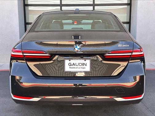 Black Sapphire Metallic 2026 BMW 530 i