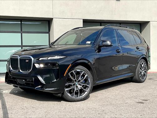 2025 BMW X7 M60i