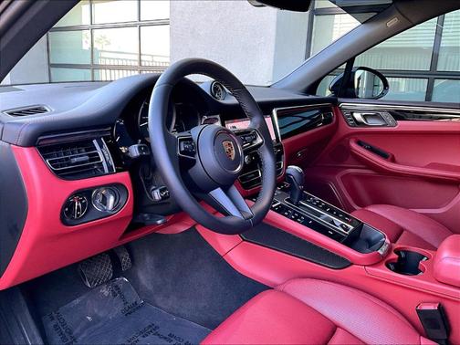 2024 Porsche Macan 