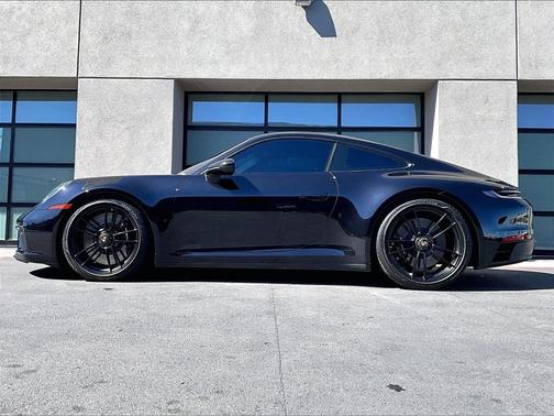 2022 Porsche 911 Carrera GTS