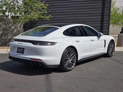 2023 Porsche Panamera Platinum Edition