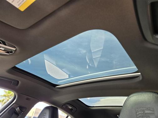 2023 Porsche Panamera Platinum Edition