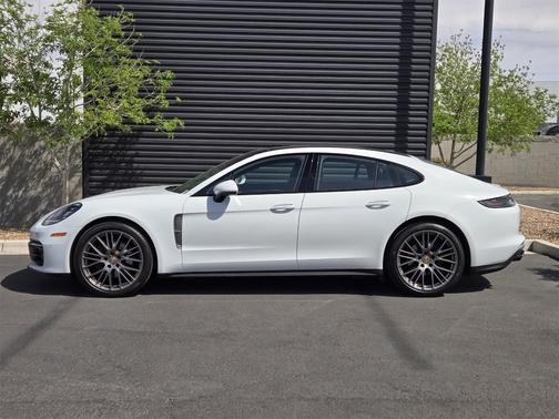 2023 Porsche Panamera Platinum Edition