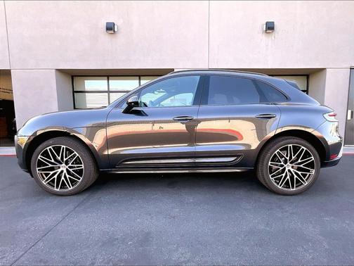 Volcano Grey Metallic 2026 Porsche Macan