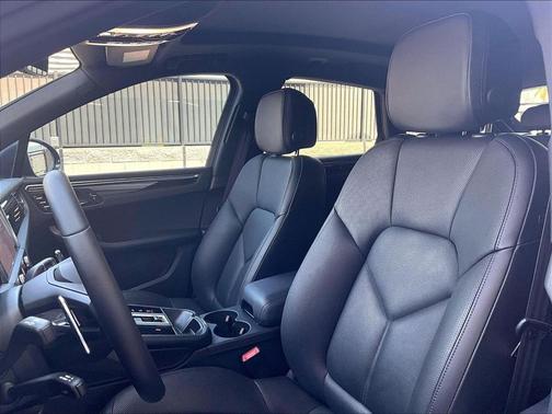 Volcano Grey Metallic 2023 Porsche Macan