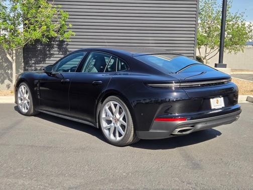 Jet Black Metallic 2025 Porsche Panamera 4