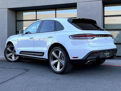 2025 Porsche Macan 