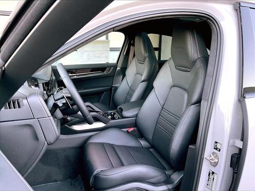 2026 Porsche Cayenne Turbo