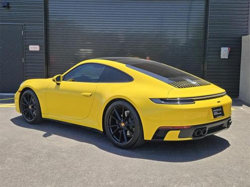 2020 Porsche 911 Carrera