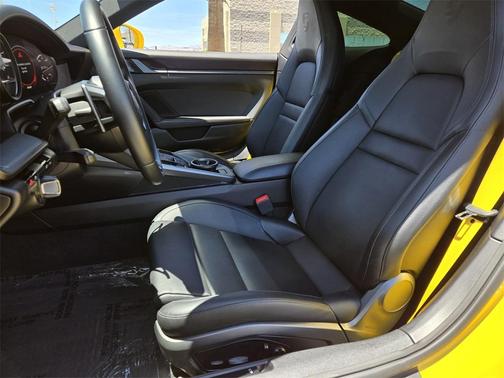 2020 Porsche 911 Carrera