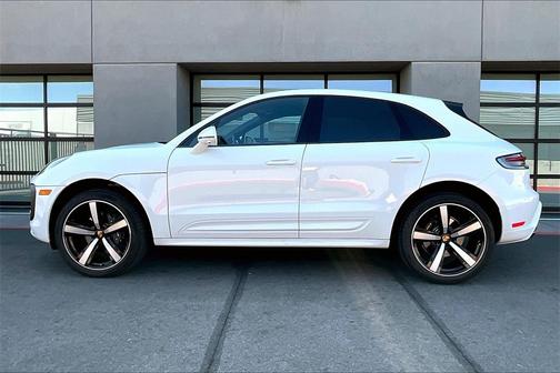 2025 Porsche Macan 