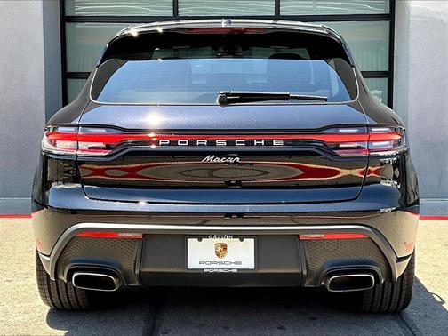 2025 Porsche Macan 