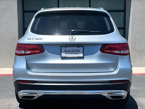 Diamond Silver Metallic 2018 Mercedes-Benz GLC 300 Base