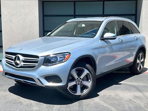 Diamond Silver Metallic 2018 Mercedes-Benz GLC 300 Base