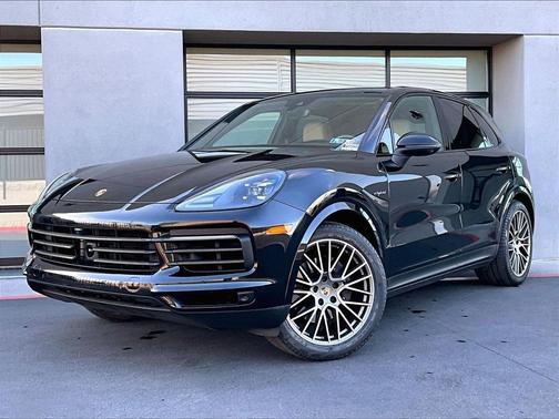 2023 Porsche Cayenne Platinum Edition