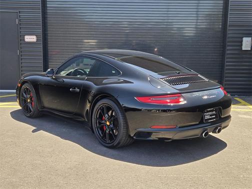 2018 Porsche 911 Carrera