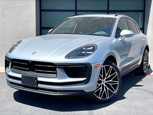 Dolomite Silver Metallic 2023 Porsche Macan S