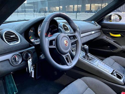 2025 Porsche 718 Spyder RS