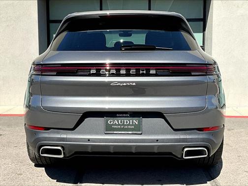 Quartzite Grey Metallic 2025 Porsche Cayenne Base