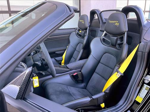 2025 Porsche 718 Spyder RS