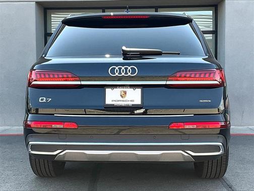 2023 Audi Q7 45 Premium Plus