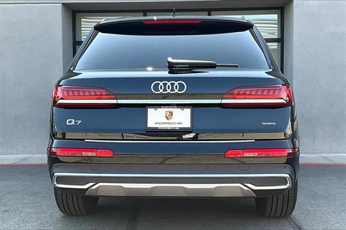 2023 Audi Q7 45 Premium Plus