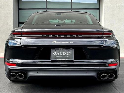 2026 Porsche Panamera 4