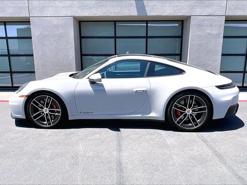 Chalk 2026 Porsche 911 Carrera GTS