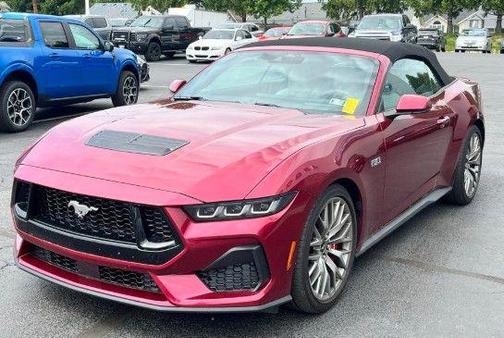 Molten Magenta Metallic Tri-coat 2025 Ford Mustang GT Premium