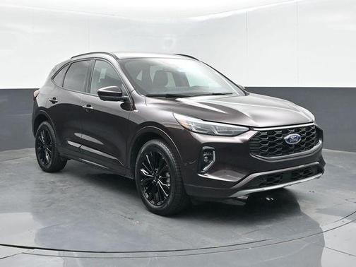 Cinnabar Red Metallic Premium Colorant 2023 Ford Escape ST-Line Elite