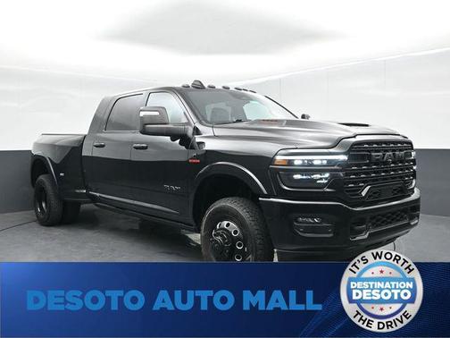 Diamond Black Crystal Pearlcoat 2025 RAM 3500 Limited Mega Cab 4x4 6'4' Box